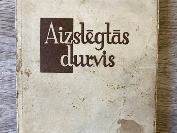 Aizslēgtās durvis