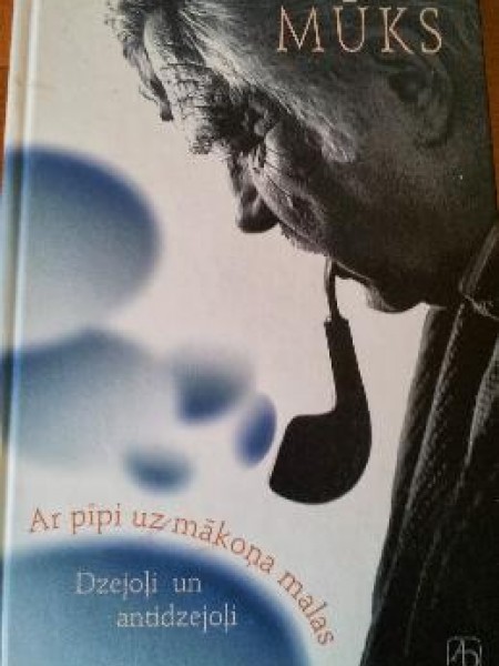 Ar pīpi uz mākoņa malas