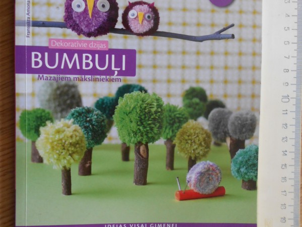 Dekoratīvie dzijas bumbuļi mazajiem māksliniekiem.