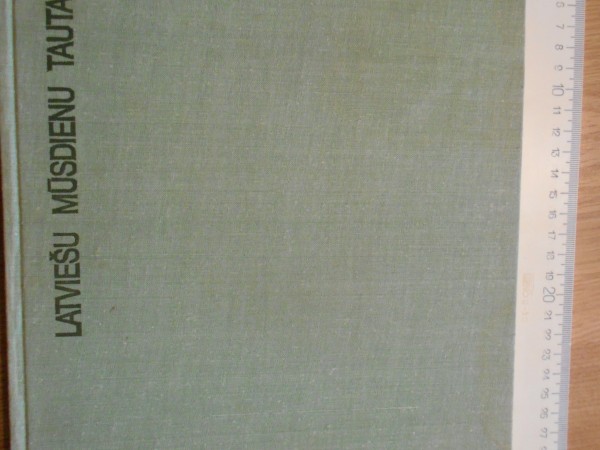 Latviešu mūsdienu tautas māksla