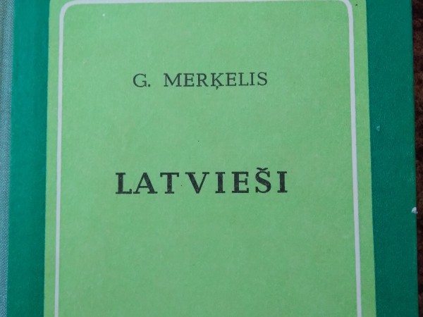 Latvieši