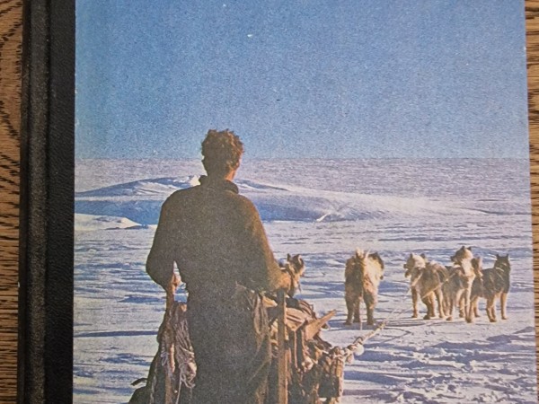 Kamanu suņi - riska biedri Aci pret aci ar Ziemeļiem