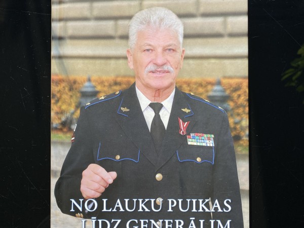 No lauku puikas līdz ģenerālim