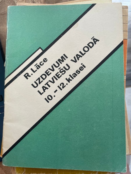 Uzdevumi latviešu valodā 10.-12. klasei