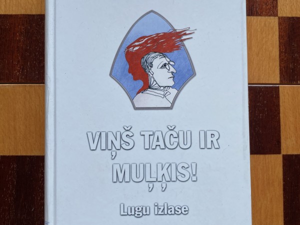 Viņš taču ir muļķis