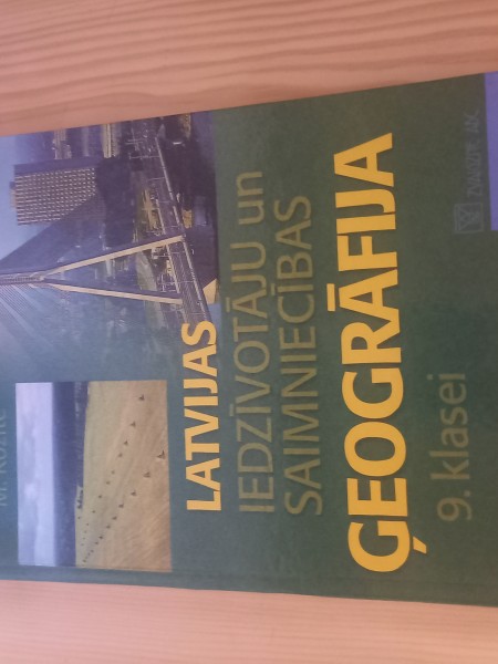 Latvijas iedzīvotaju un saimniecības geografija