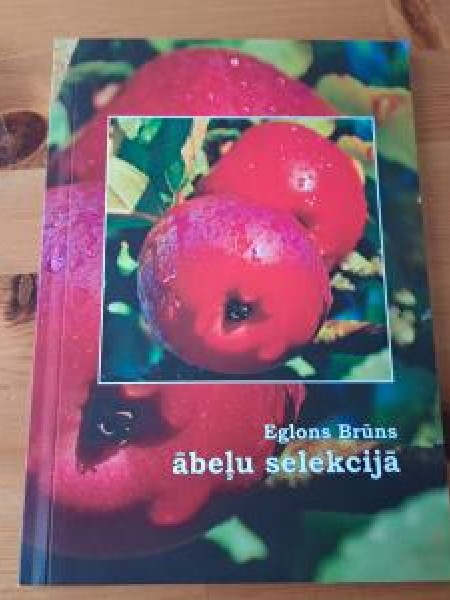 Eglons Brūns ābeļu selekcijā