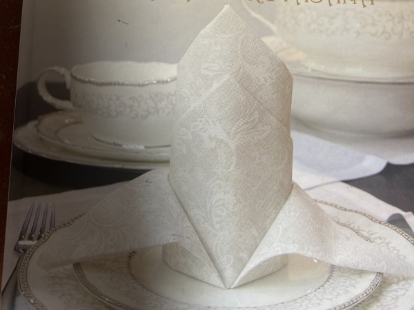 Salvešu locīšana un rotāšana