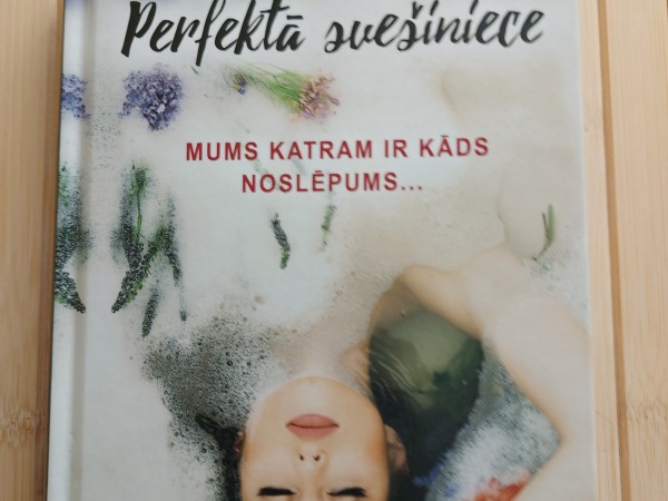 Perfektā svešiniece