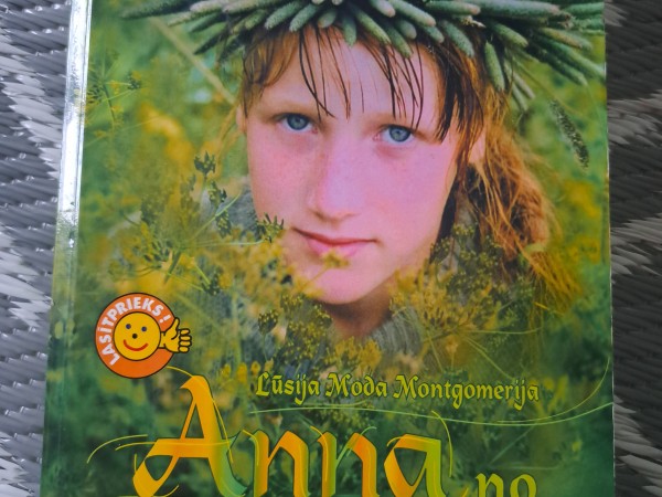 Anna no zaļajiem jumtiem