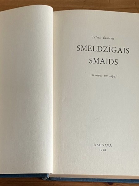 Smeldzīgais smaids