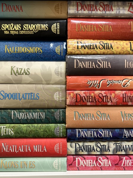 Dažādi Stīlas romāni