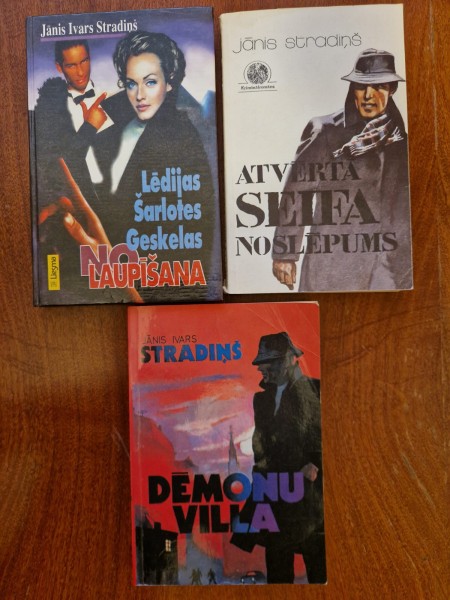 3 Jāņa Stradiņa grāmatas