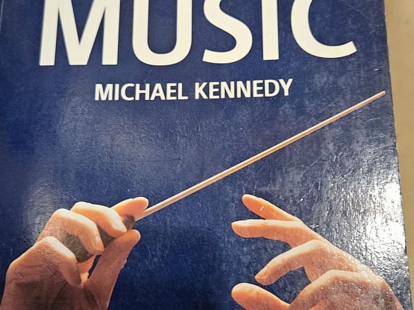 Oxford MUSIk dictionary