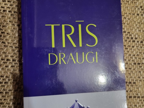 Trīs draugi