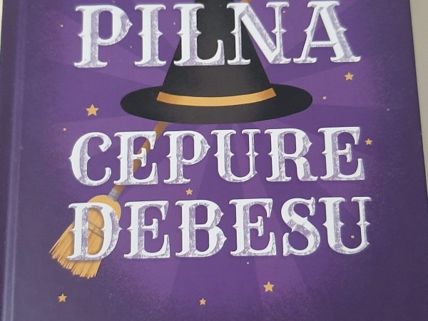 Pilna cepure debesu