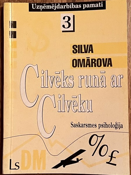 Cilvēks runā ar cilvēku
