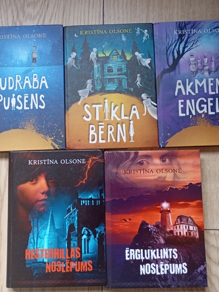 Stikla bērni, Sudraba puisēns, Akmens enģeļi, Ērgļuklints un Hesterhilas noslēpumi