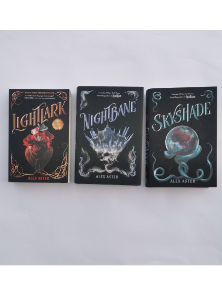 Lightlark sērijas 3 daļas