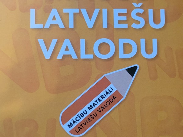 Mācos latviešu valodu