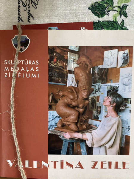 Skulptūras medaļas zīmējumi