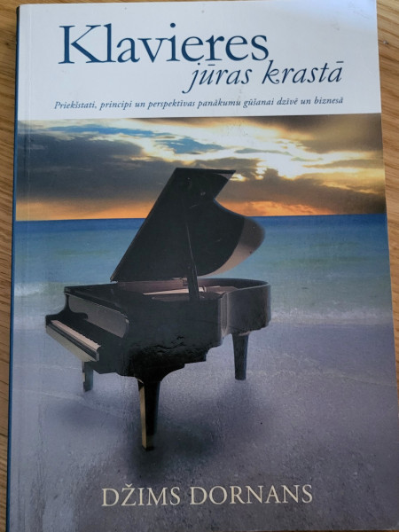 Klavieres jūras krastā
