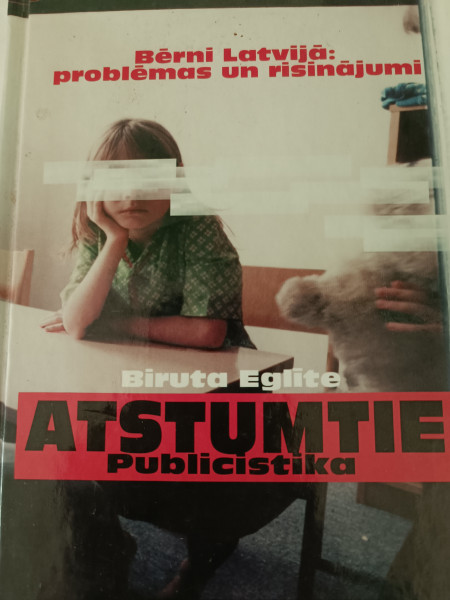 Atstumtie Publicistika