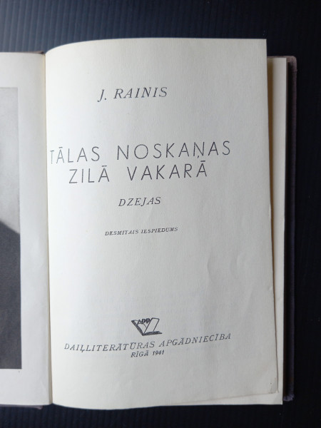 Tālas noskaņas zilā vakarā