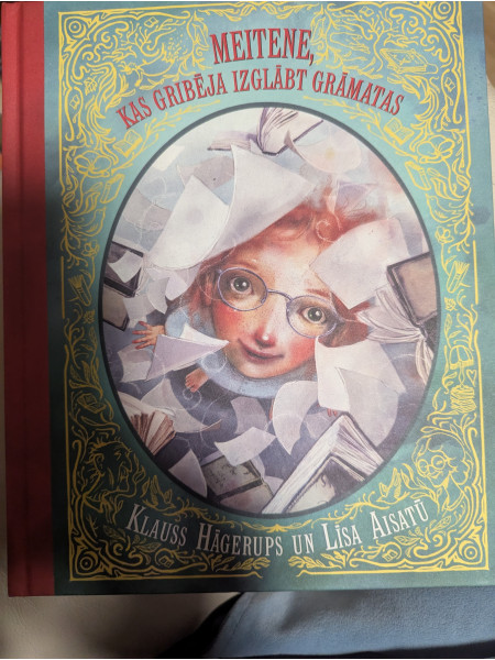 Meitene kas gribēja izglābt grāmatas