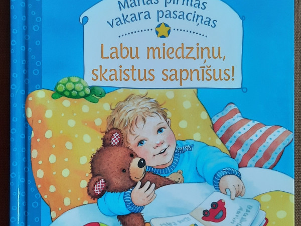 Manas pirmās vakara pasaciņas. Labu miedziņu, skaistus sapnīšus!!