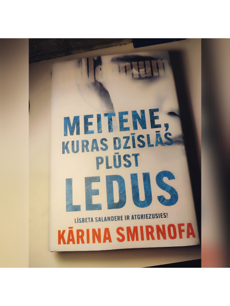 Meitene,kuras dzīslās plūst ledus